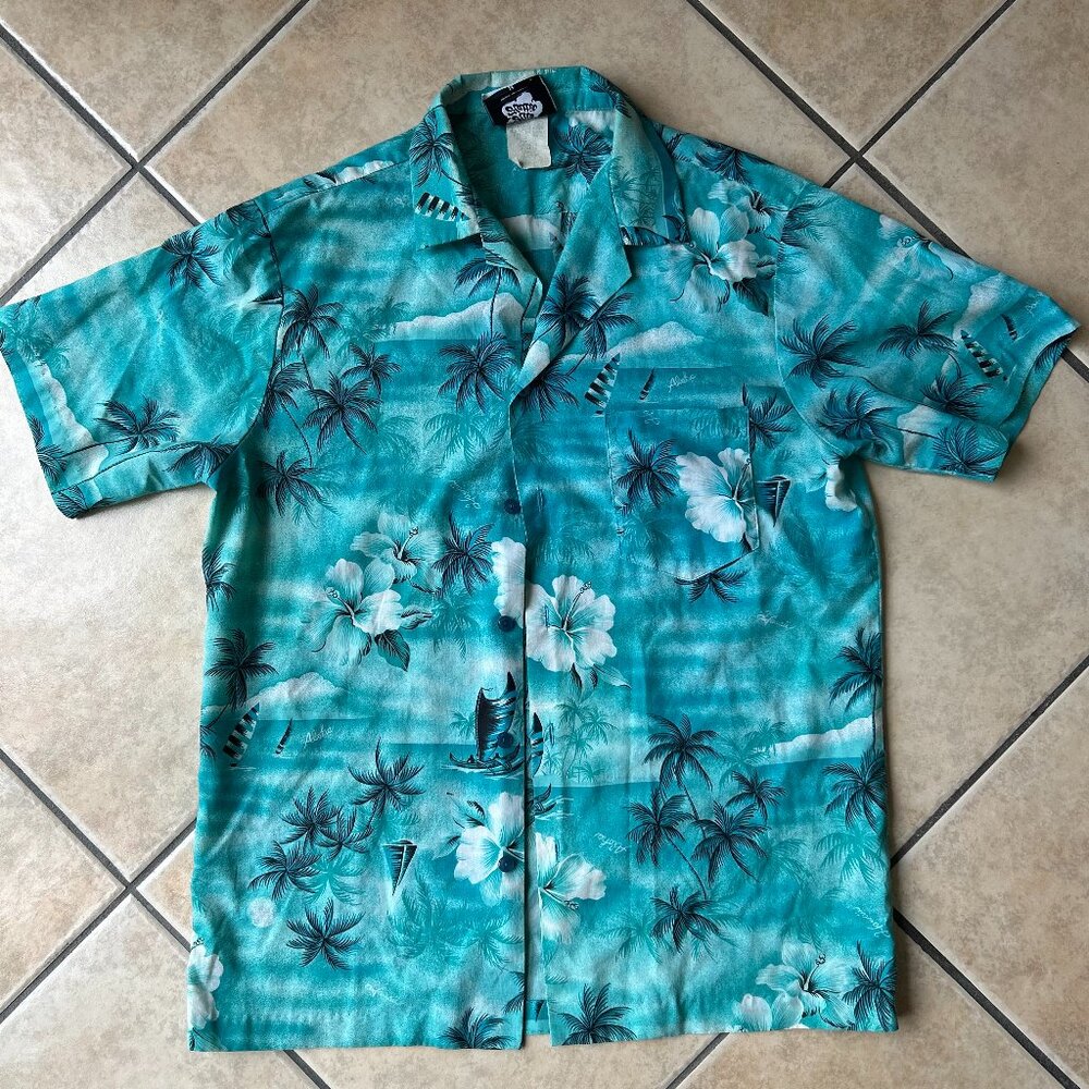 Vintage Hawaiian Aloha shirt by Hilo Hattie Size M